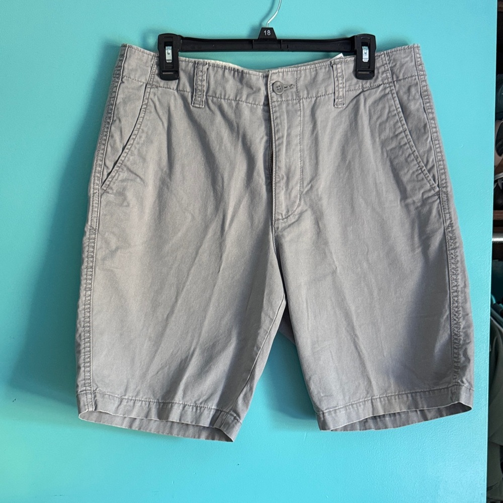 Old Navy Men's Gray Flat Front Shorts